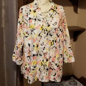 5/25 212 Collection button down top